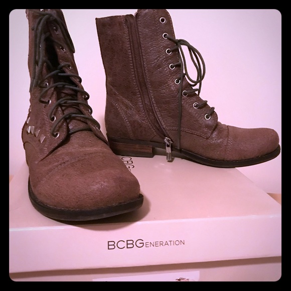BCBGeneration EUC Boots BG-VARIK Size 8M Timber - Picture 1 of 2